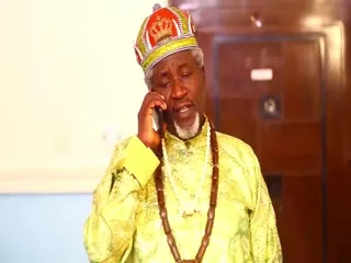 A King's Struggle Between Love and Duty